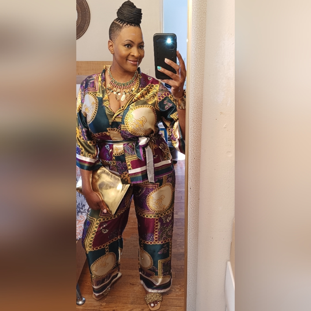 *My Birthday Suit ♊️ 🥳* 2 piece Kimono 👘 Pant Set (Model wearing size Large) - Picture 2 of 5
